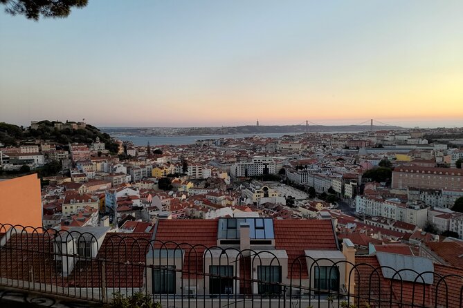 1-hour private eco tuk-tuk tour for up to 6 people through Lisbon - Key things I’d bank on before you ride