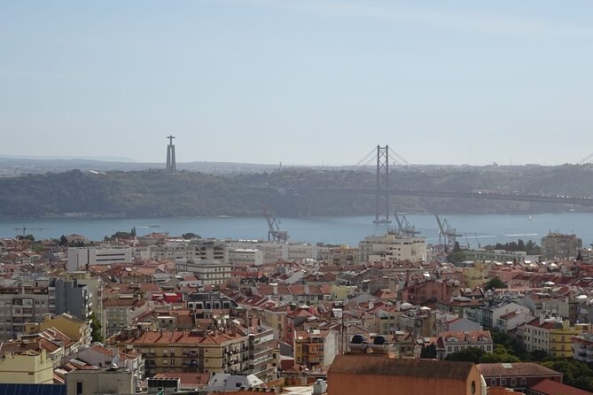 1-hour private eco tuk-tuk tour for up to 6 people through Lisbon - Eco tuk-tuk logistics: what the ride style changes for you
