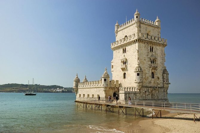 1 to 8 person private tour of Lisbon & Belém & Jerónimos - Castelo de São Jorge: Eleven Towers and One Big Reason to Go