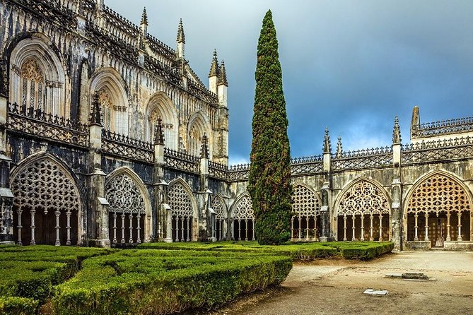 11 Days The Best of Portugal from Lisbon - Day 2: Coimbra University traditions, Santa Clara’s roses, and Aveiro’s canal calm