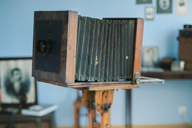 19th Century Photography Experience - The portrait session: choosing size, posing, and dressing for the moment