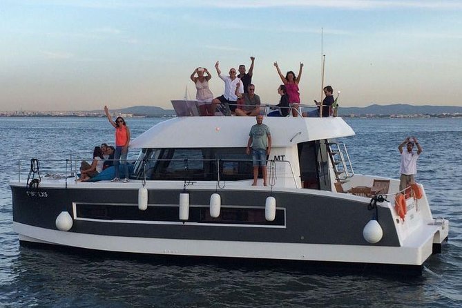 1H power catamaran up to 18 people in Lisbon - Stop-by-stop: what you’ll see from the Tagus