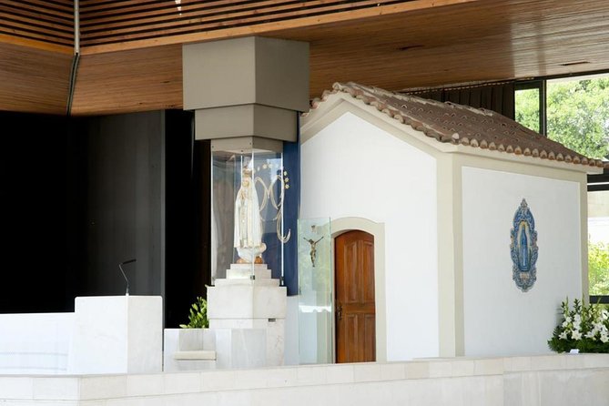 2-Day Sacred Portugal Trip: Fátima, Batalha, Nazaré and Óbidos, from Lisbon - Coach Comfort and Site Entry Rules You Must Plan For