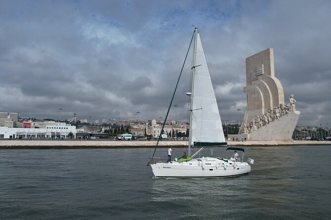 2-Hour Lisbon Sunset Sailing Tour - Onboard Comfort: Welcome Drink, Restroom, and Small-Group Calm