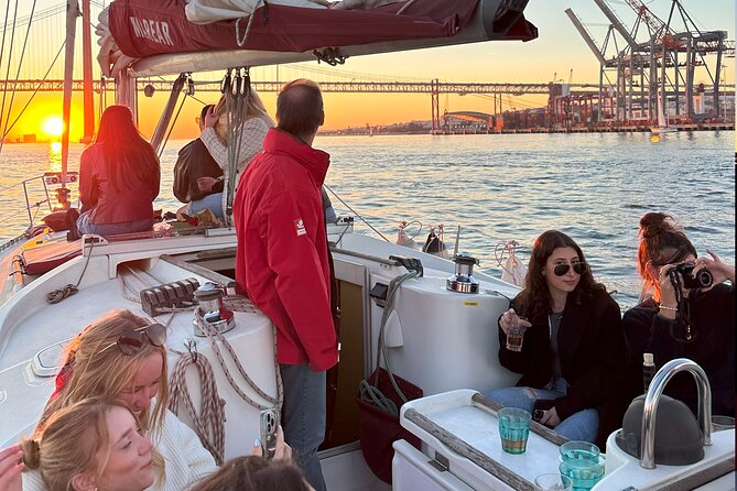 2 Hours Private Sailing Tour with Wine and Snacks - The discovery mark from the Tagus: history you can point at