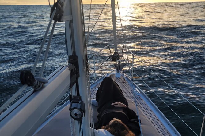 2 hours Private sunset experience by sailboat in Cascais - Cascais at golden hour: what a private sail really gives you