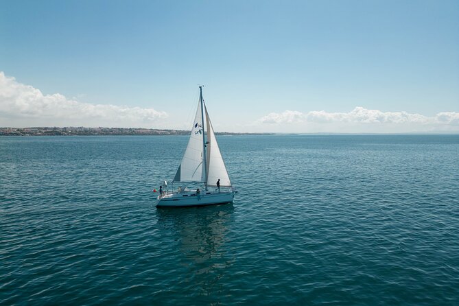 2 hours Private sunset experience by sailboat in Cascais - Farol da Guia and the seamen’s note from 1610