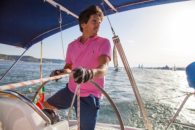 2,5h Lisbon Sunset Sail with Drinks and Snacks - Food, drinks, and what “snacks included” means on a boat