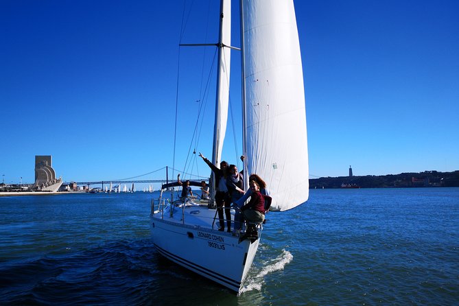 2h Private Group - Exclusive Boat Tour with Local Sailors - Drinks, Music, and Comfort: Small Details That Make a Difference