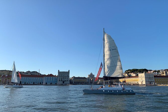 2H Private Sailing Catamaran "Vertigo" Tour in Lisbon up to 18pax - Who this 2-hour private catamaran fits best
