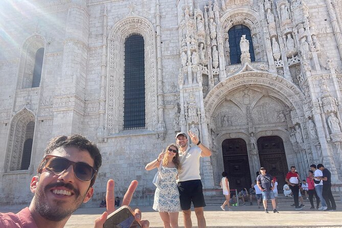 2h Tuk Tuk Private Tour of Belém in Lisbon - Ponte 25 de Abril: the quick photo stop with a real name change story