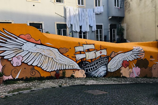 3-Hour Guided Street Art Walking Tour of Lisbon - Stop 2: Elevador da Glória and the Urban Art Gallery feel