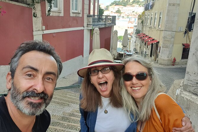 3 Hours Tuk Tuk Tour - Lisboa beyond the guidebooks - Largo do Carmo, São Roque, and the panoramic jump-hops