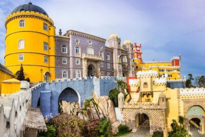 3 Tours Private / Tour SINTRA Second Day Tour FÁTIMA Third day Tour LISBON - Sintra village and the National Palace: where kings staged their Portugal