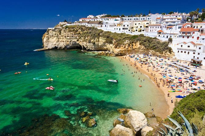 4-Day South Portugal Tour from Lisbon: Lagos, Algarve Coast, Sagres, Évora, Beja and Setúbal - Entering Évora the right way: Sé Cathedral, St. Francis, Bones Chapel, Roman temple