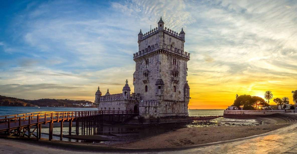 4-hour sightseeing tour by Tuk-Tuk Lisbon old town and Belém - Old Town neighborhoods: history on narrow streets, not in a lecture