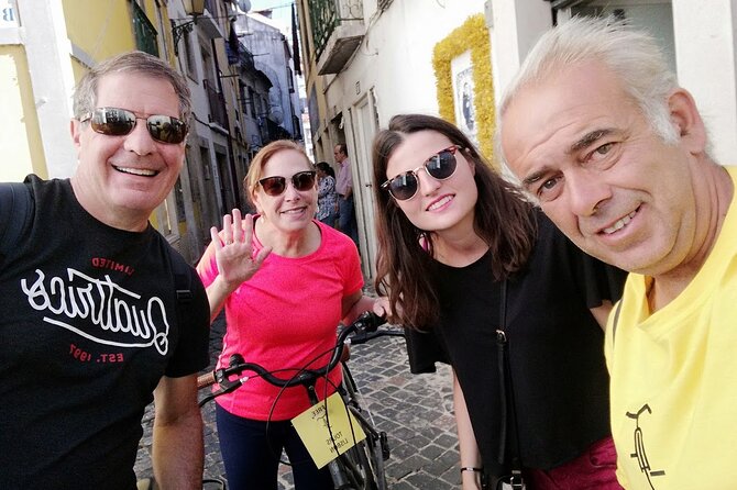 7 Hills and 14 Viewpoints - Lisbon E-Bike Tour - São Jorge and Mouraria: Old Houses, Gate Views, and Street Photos