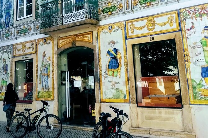 7 Hills and 14 Viewpoints - Lisbon E-Bike Tour - Finishing in Lisbon’s Center: Rossio, Rua Augusta Arch, and Comércio Square