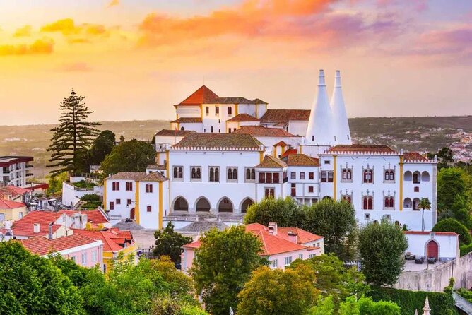 8-hour tour of Sintra via Cabo da Roca and Cascais - A private 8-9 hour loop with big contrasts