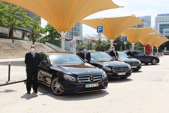 Airport Private Transfer to Costa da Caparica | Almada | Aroeira - Finding your driver after customs: Arrivals Hall meeting point rules