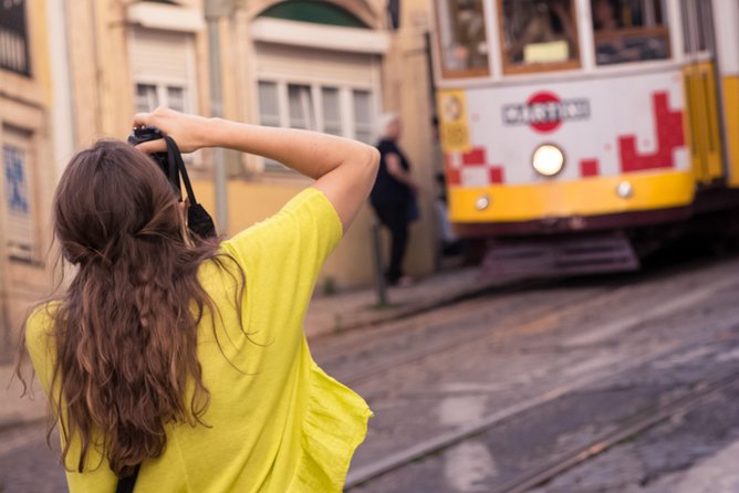 Alfama Photo Walk – Lisbon Photography Experience Led by a Local - Price and what feels like value in a 3-hour photo session