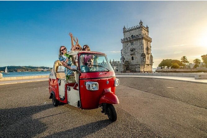 Alfama tour - Stop 2: Miradouro de Santa Luzia and the Tagus views