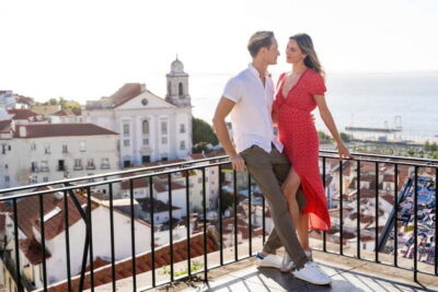 Alfama: Unforgettable Photoshoot Experience with a Local - Meeting at Lisbon Cathedral (Sé de Lisboa): how it sets the tone