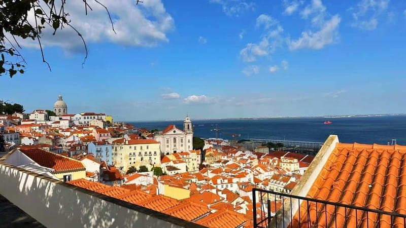 All Historical Lisbon Tuk Tuk Tour - Central Lisbon stops: squares, viewpoints, and quick history snapshots