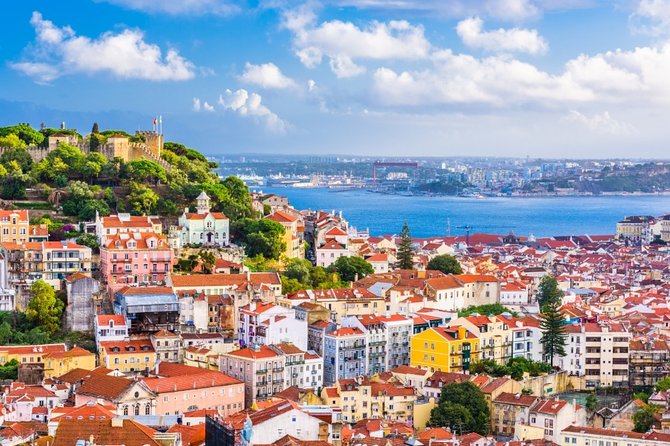 Arrival Transfer: Lisbon Airport LIS to Lisbon in Business Car - Getting from LIS to Lisbon without the airport circus