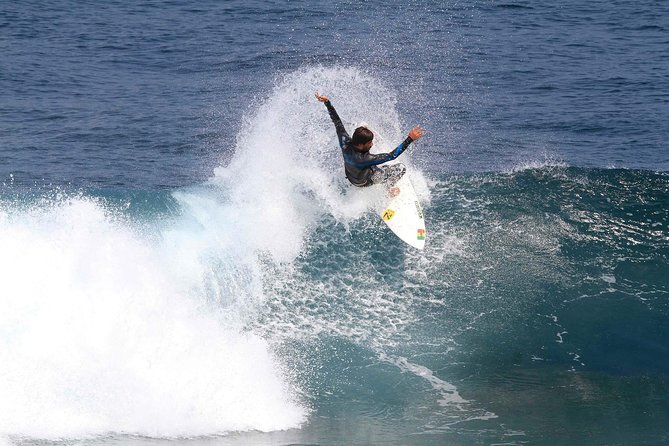 Aulas de Surf - Gear rental included: why that’s real value at this price