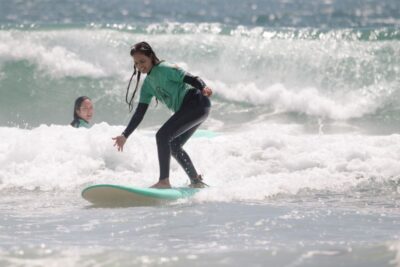 Aulas de Surf/Surf Lesson - Lisboa - Your 2-hour lesson flow: theory, warm-ups, surf, stretches