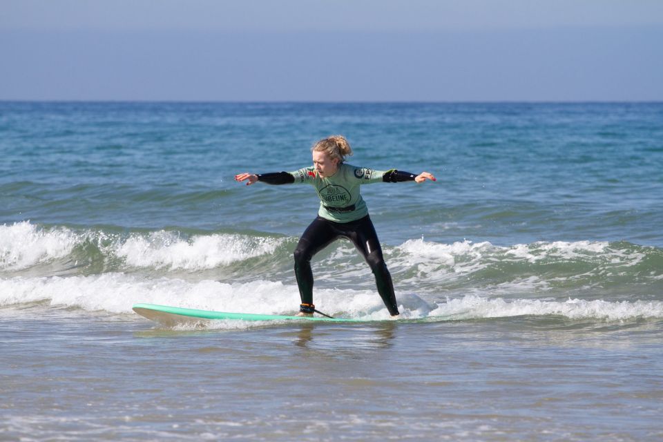 Aulas de Surf/Surf Lesson - Lisboa - Where you start in Lisbon: Hardrock Cafe pickup