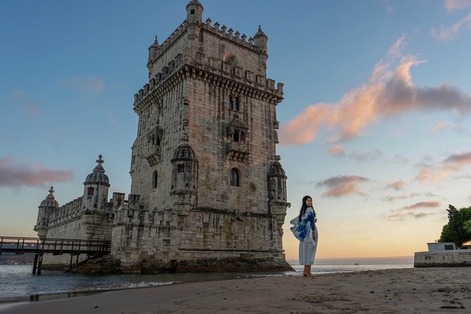 Authentic Lisbon: 4h Tuk Tuk Tour of Lisbon and Belém Secret Gems - Miradouro da Graça (Sophia de Mello Breyner Andresen): start with a viewpoint and a real neighborhood