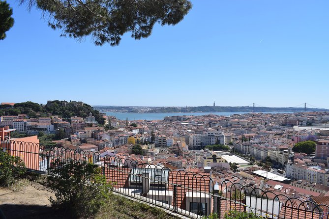 Be a local in Lisbon - Private Tour - Key highlights in plain terms