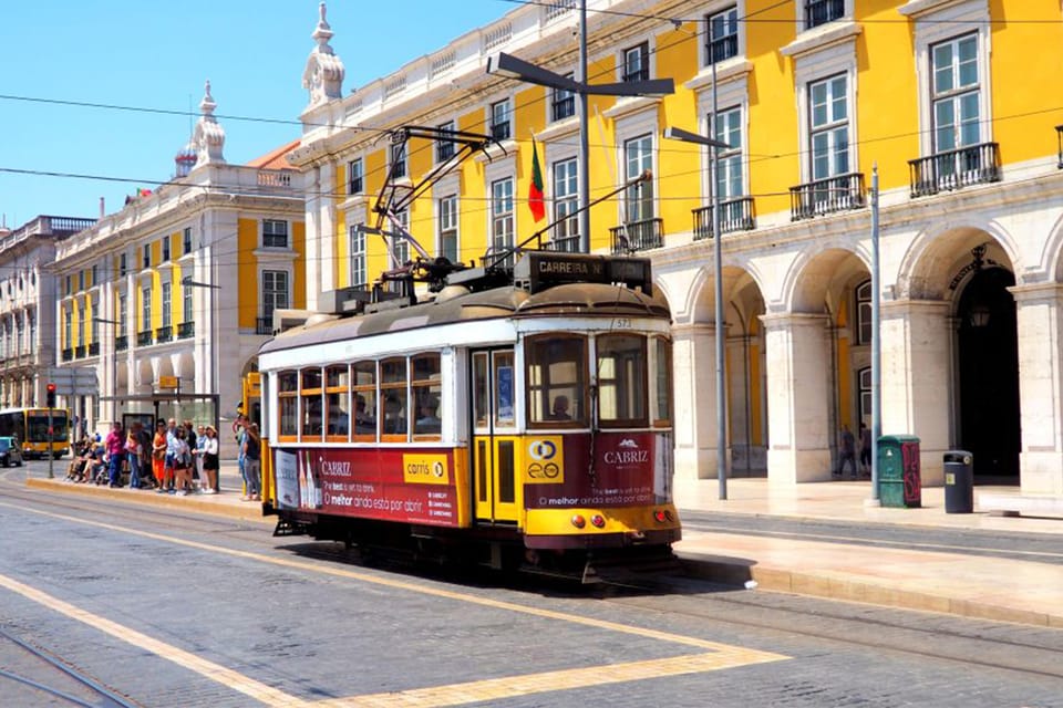 Belem: 4-HOUR Guided Tuk Tuk Tour in Historic BELEM - Belém Tower and the Monument to the Discoveries: iconic views with a sense of scale