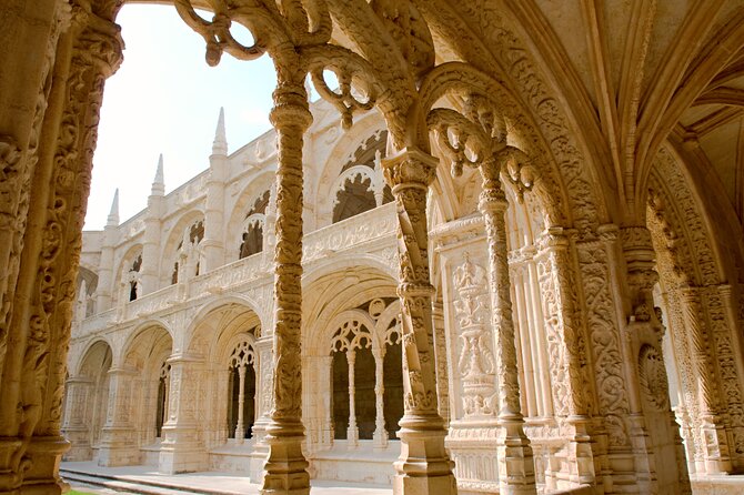 Belem Private Day Trip: History, Heritage & Local Tasting - Afonso de Albuquerque Square and Rua de Belém: start with the views and the food origin