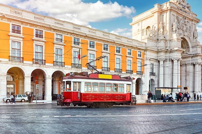 Best of Lisbon City Highlights Private Tour - Getting Your Bearings: Rossio, Commerce Square, Rua Augusta, and Restauradores