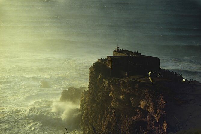Best of Nazaré Tour - Farol da Nazaré: the cliff view that explains the whole place