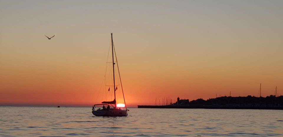 Cascais: 2-Hour Sunset Cruise - Who should book this sunset cruise in Cascais