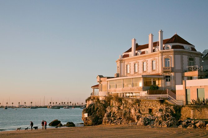Cascais: Glamour and Decay by The Lisbon Coastline - Private Tour - Centro Histórico de Cascais: the fishermen-citadel-beach triangle