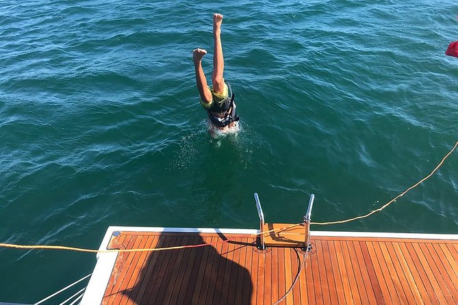 Cascais Private Sailing 2h Cruise with a drink - Morning or Afternoon: Choosing the Right Time to Go