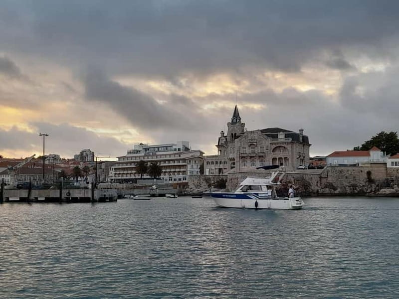 Cascais: Sunset Boat Trip with Welcome Drinks - The Sintra Backdrop: The View You’ll Keep Reaching For