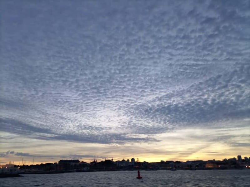 Cascais: Sunset Boat Trip with Welcome Drinks - Welcome Drinks and Comfort Details That Actually Matter