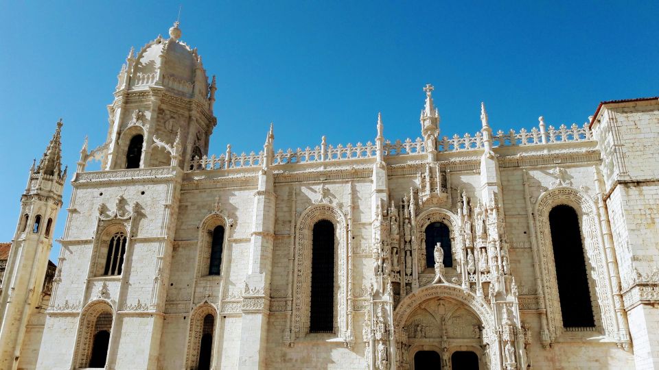 Chaparru's Lisbon Essentials 5 H Tuk Tuk Tour - Old Town streets and bohemian neighborhoods on wheels