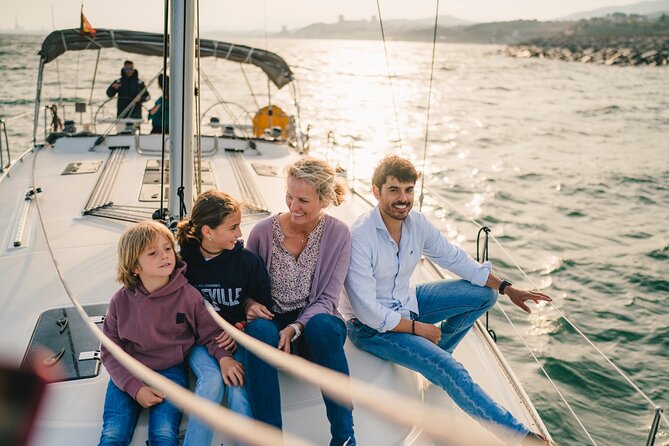 Charms of Lisbon: Alfama Tapas Tour & Sunset Sailing with Wine - The tapas stop: what you’ll eat (and how to think about it)