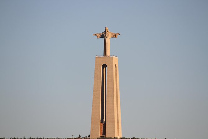 Christ the King - Lisbon - 3 Hour Electric Bike Tour - Casa da Cerca gardens break and how to use the time well