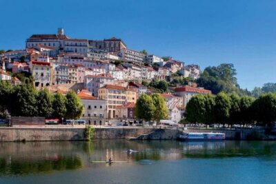 Coimbra and Aveiro Full-Day Private Tour from Lisbon - Entering the University of Coimbra: Royal Palace, Chapel, and Baroque Library
