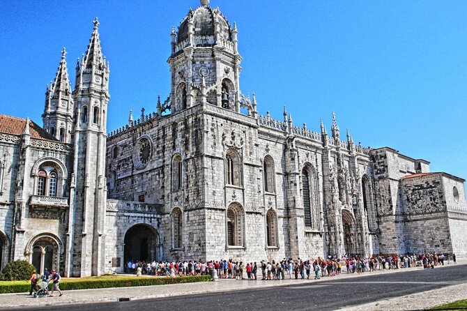 Come Live a Dream and be Part of the History of Portugal - Sintra’s historic center: cakes, and a palace glance from outside