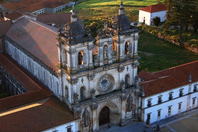 Convent of Christ, Batalha and Alcobaça Monasteries Tour from Lisbon - The guide experience: why Sandra’s style shows up in the details