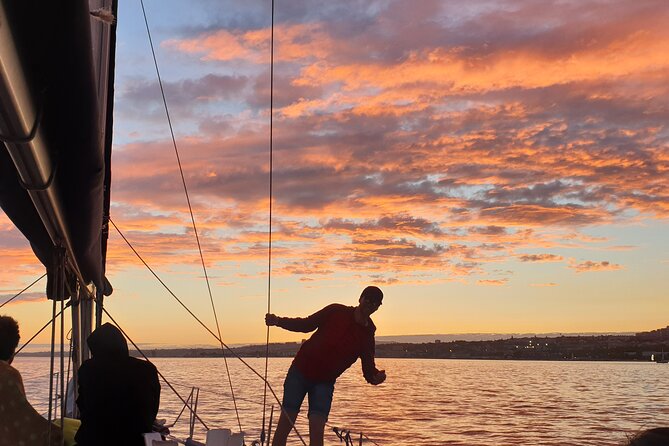 Daytime/Lisbon Sunset Boat with history and wine (small group) - Who this cruise is best for (and who should choose something else)